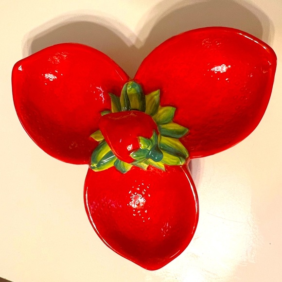 Strawberry 🍓 Kitchen Accessories | Jar w/ Lid & 3-section Toppings Serving Dish - Picture 2 of 12